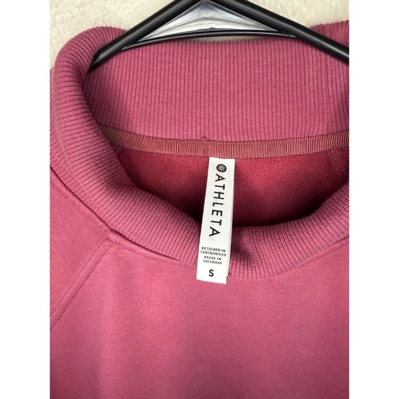 Athleta Women's Pullover Sweatshirt Mock Neck Zipper Detail Raspberry Casual - Picture 3 of 3